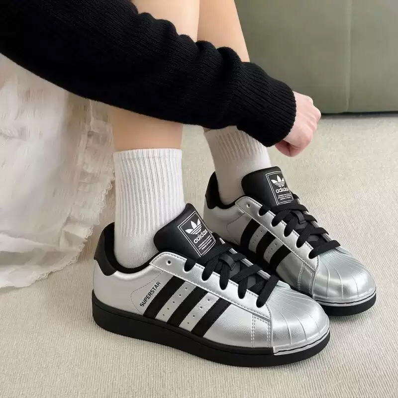 أديداس كلوفر، حذاء نسائي أصلي  - مراجعة Adidas Shoes Superstar وسعره
